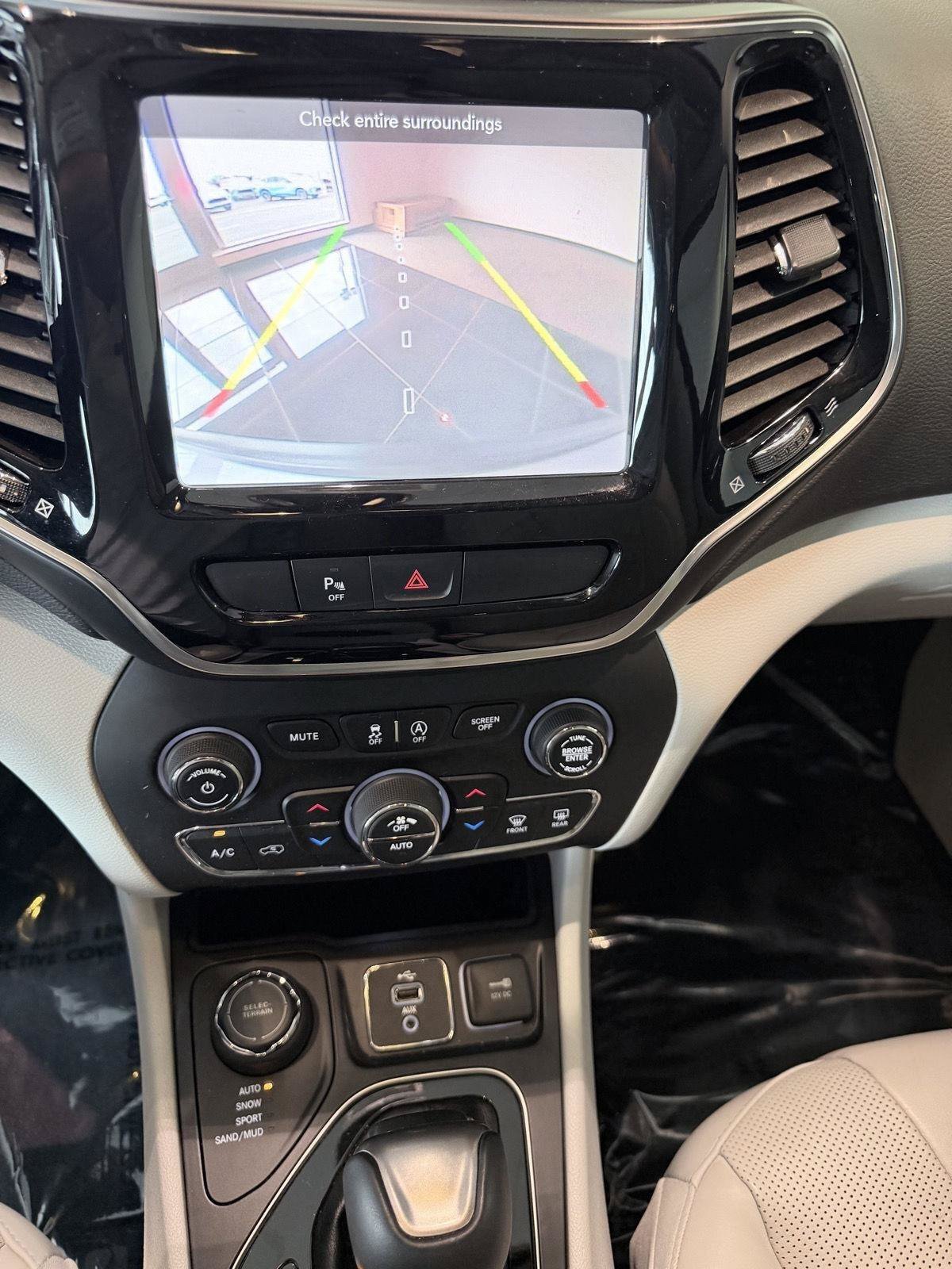 Used 2019 Jeep Cherokee Limited AWD/4WD image 41