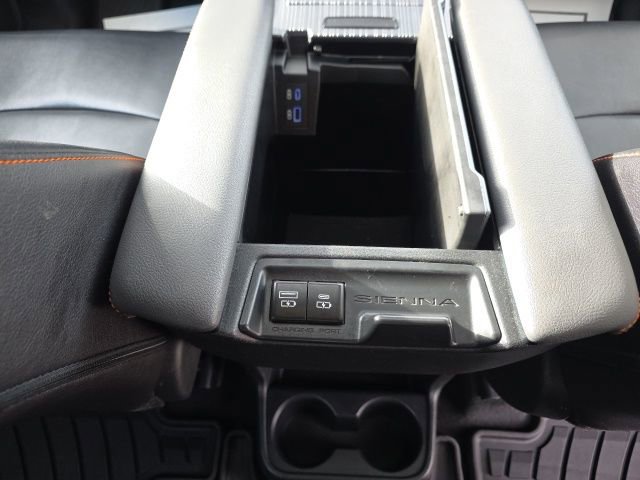 Certified 2021 Toyota Sienna XSE image 33