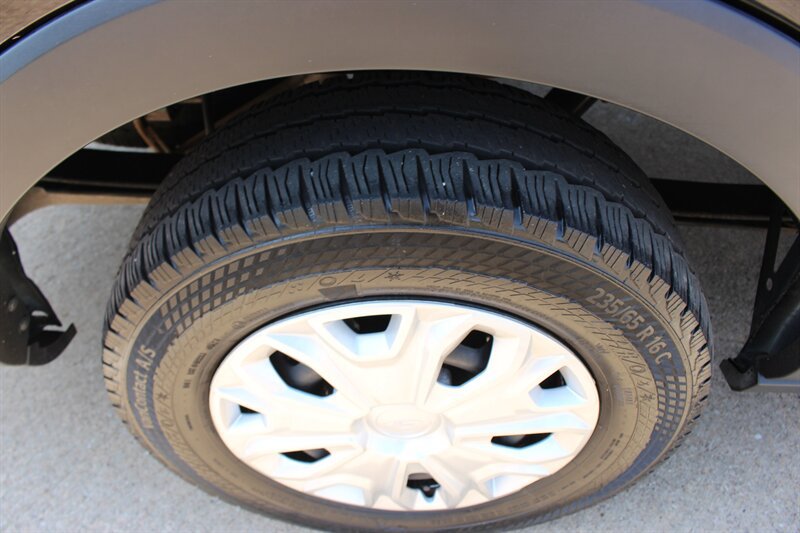 Used 2023 Ford Transit 350 XLT RWD image 33