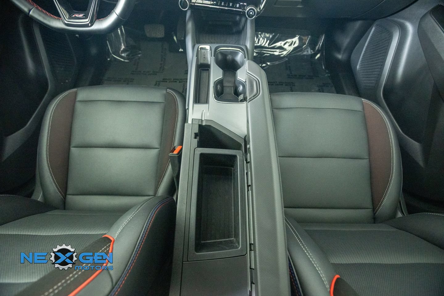 Used 2024 Chevrolet Equinox EV RS FWD image 31