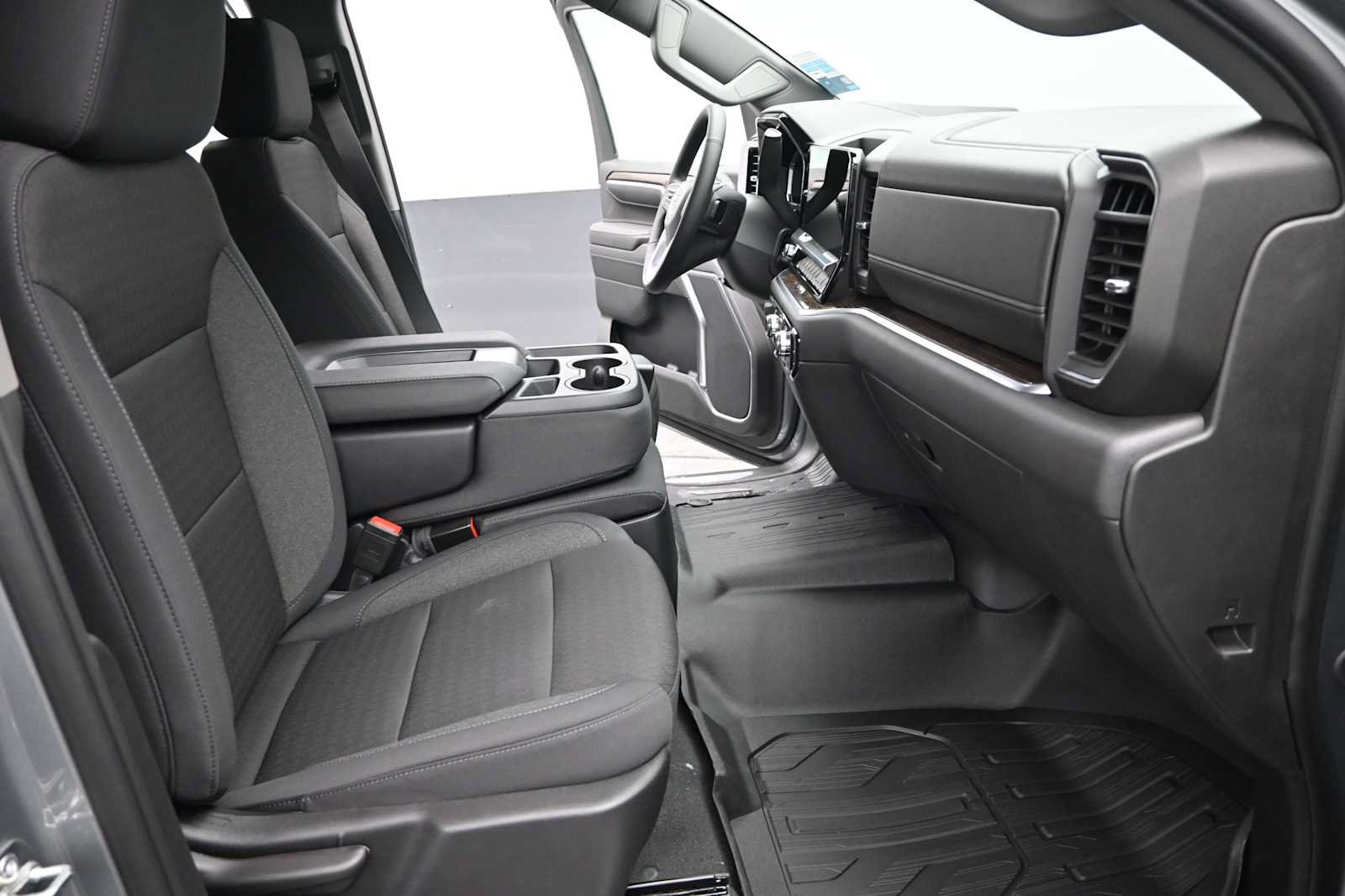 New 2026 GMC Sierra 1500 Elevation w/ LPO, Elevation Black Package AWD/4WD image 22