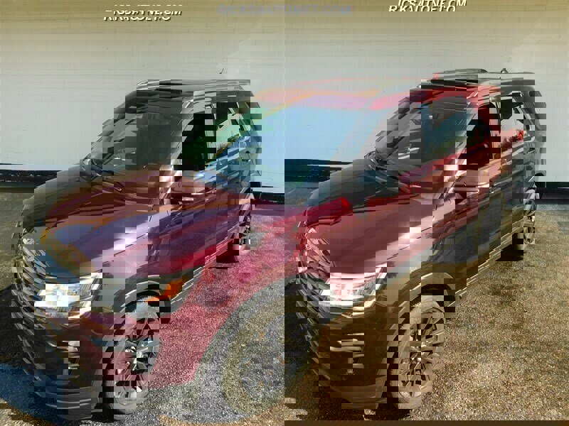 Used 2019 Ford Explorer XLT w/ Equipment Group 202A image 2