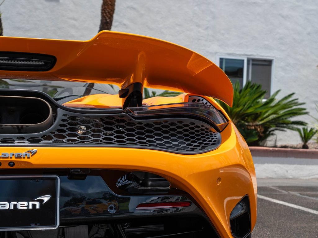 Used 2025 McLaren 750S RWD image 25