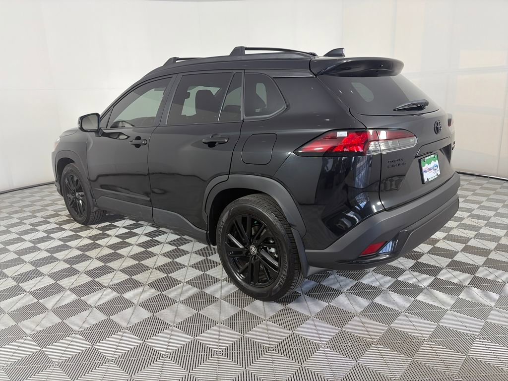 Used 2025 Toyota Corolla Cross AWD Hybrid image 5
