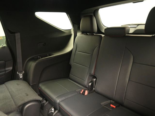 New 2026 Chevrolet Traverse RS w/ LPO, Floor Liner Package image 9