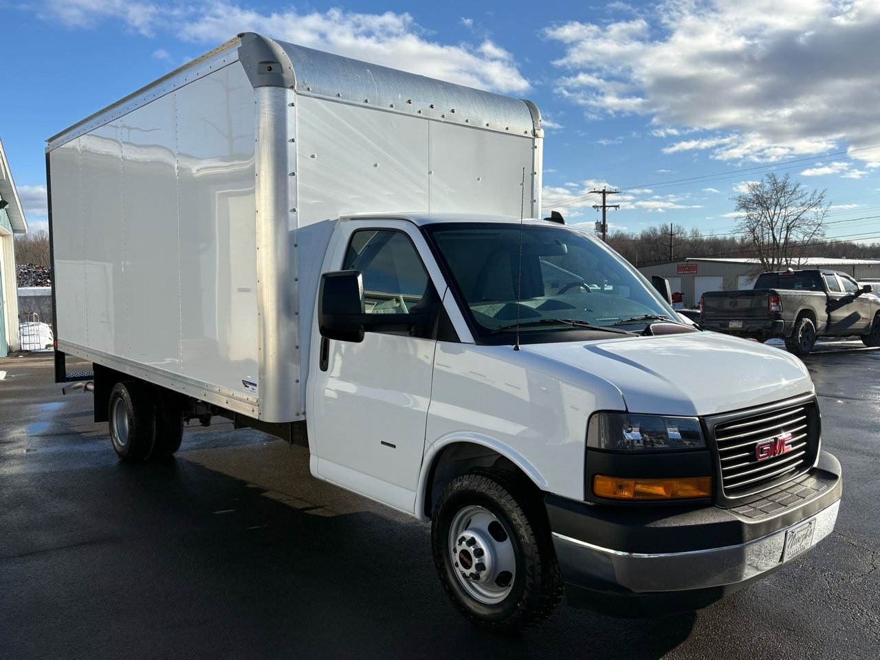 Used 2023 GMC Savana 3500 Extended w/ Power Convenience Package image 7