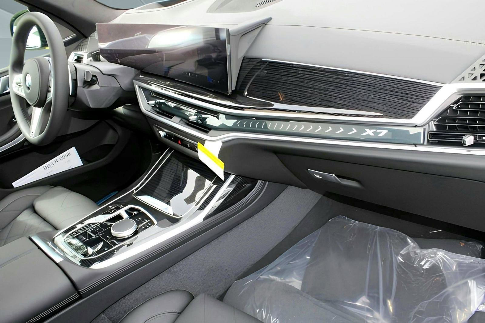 Used 2026 BMW X7 xDrive40i w/ M Sport Package image 34