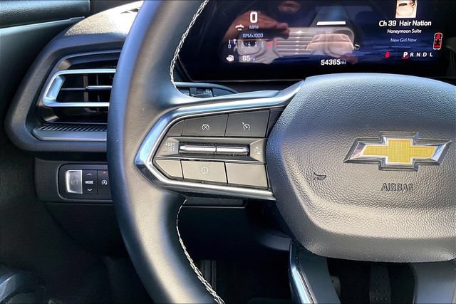 Used 2025 Chevrolet Traverse LT FWD image 11