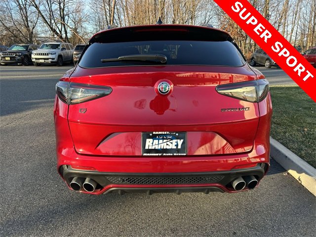 Used 2024 Alfa Romeo Stelvio Quadrifoglio image 7