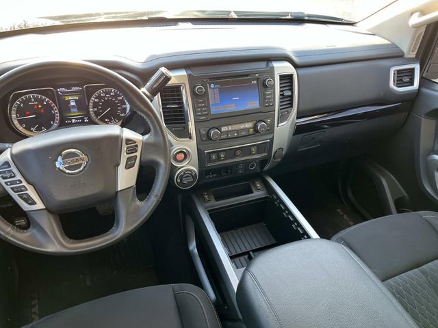 Used 2016 Nissan Titan SV image 14