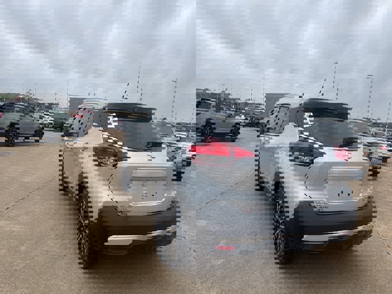 Used 2019 Nissan Kicks SR image 15