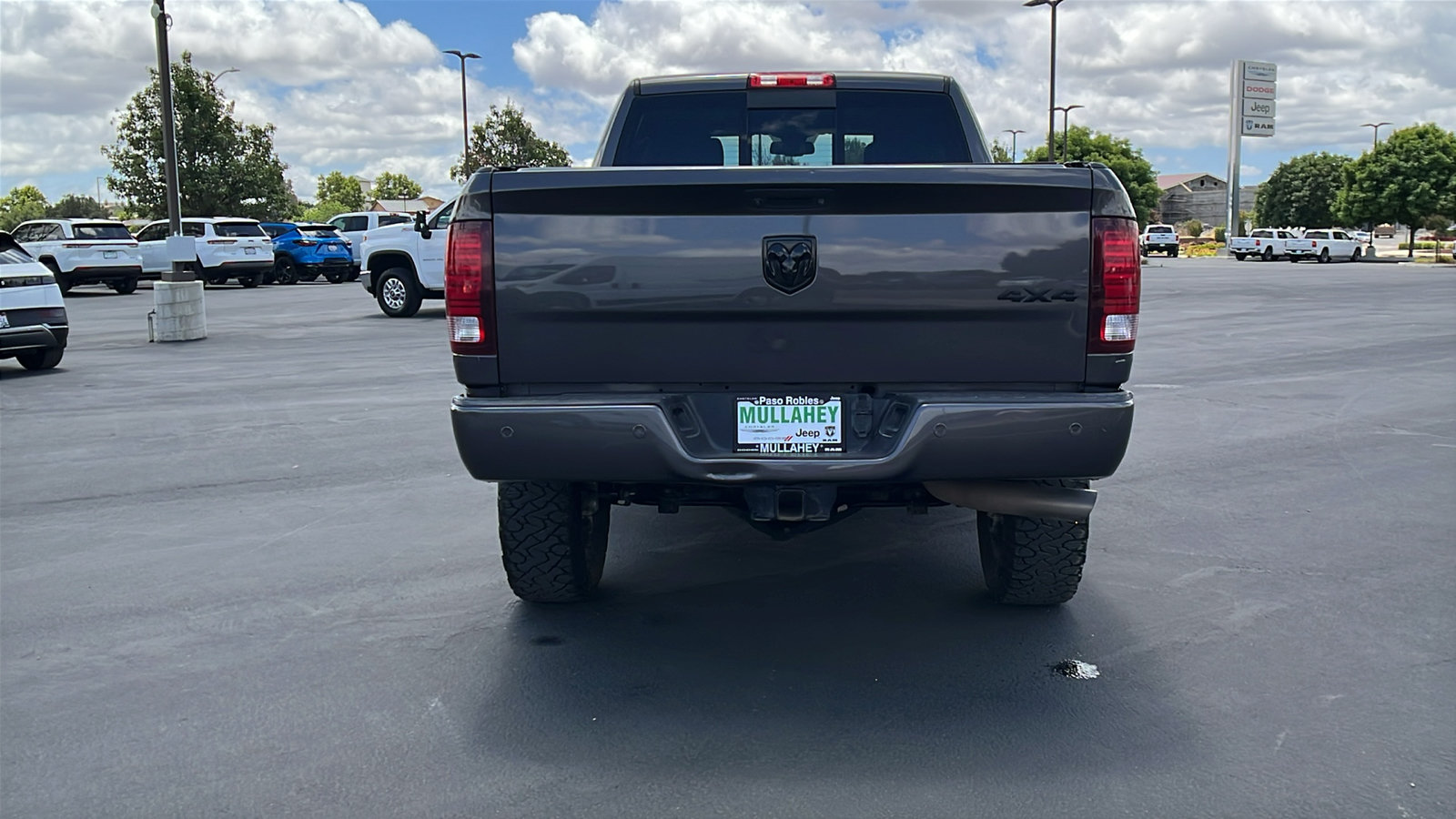 Used 2018 RAM 2500 Laramie w/ Sport Appearance Group AWD/4WD image 4