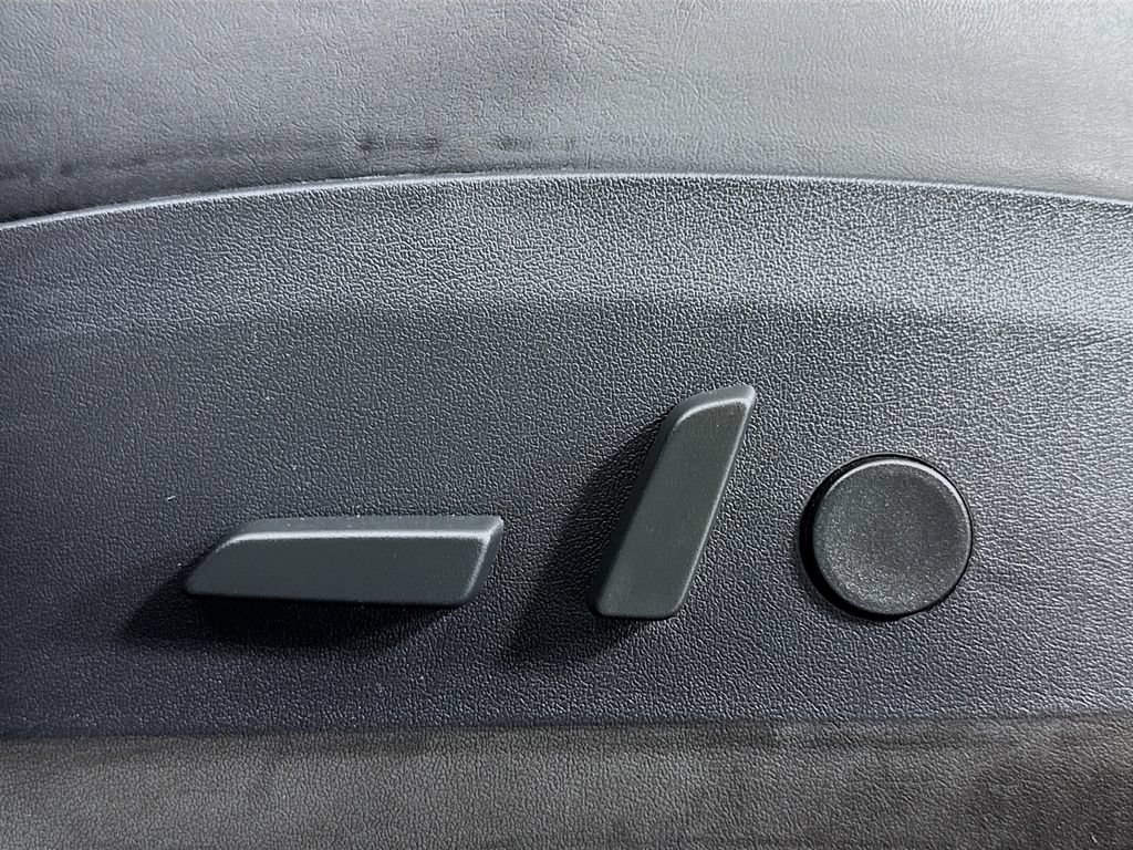 Used 2018 Tesla Model 3 Long Range RWD image 18