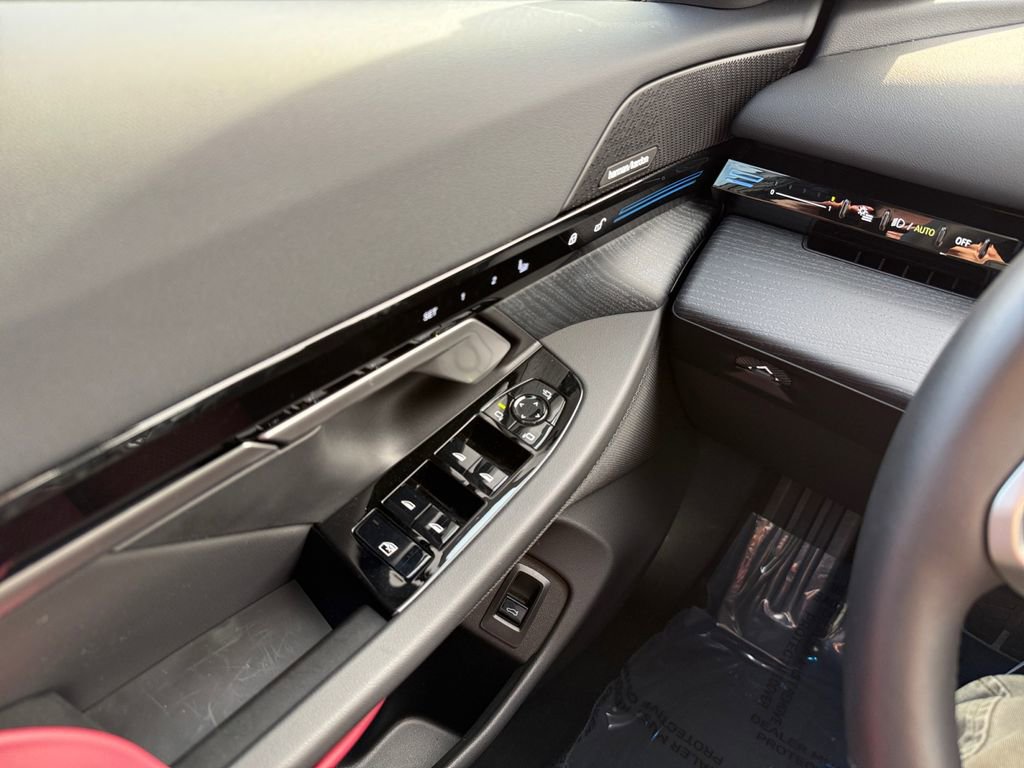 Certified 2026 BMW 530i xDrive w/ M Sport Package image 29