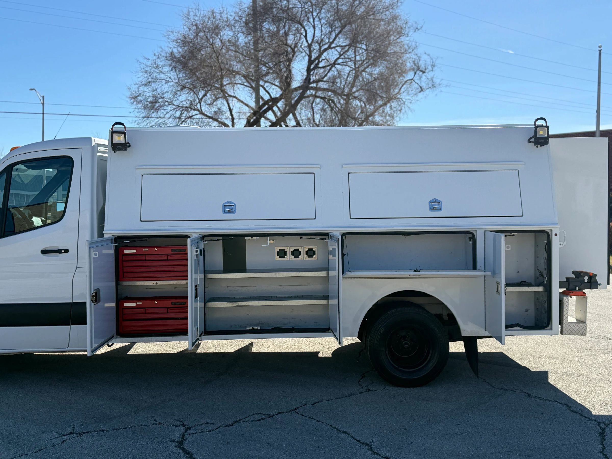 Used 2019 Freightliner Sprinter 3500 w/ Premium Package RWD image 8