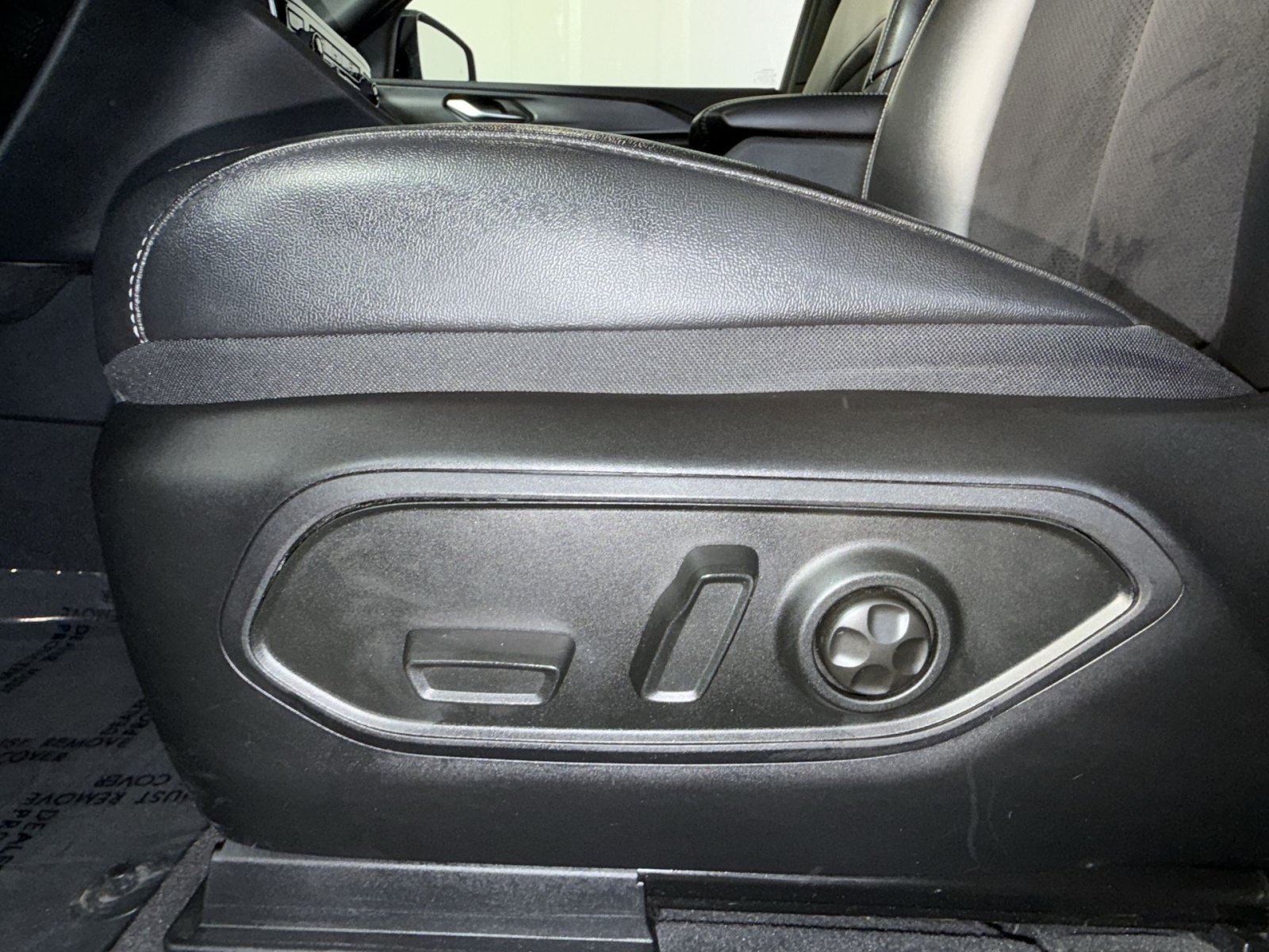 Used 2023 Jeep Grand Cherokee L Laredo AWD/4WD image 14