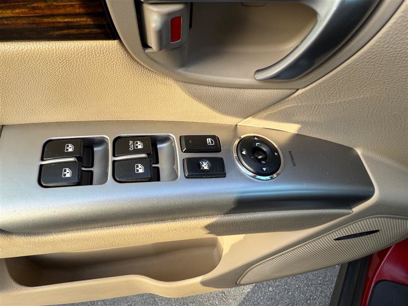 Used 2012 Hyundai Santa Fe Limited AWD/4WD image 46