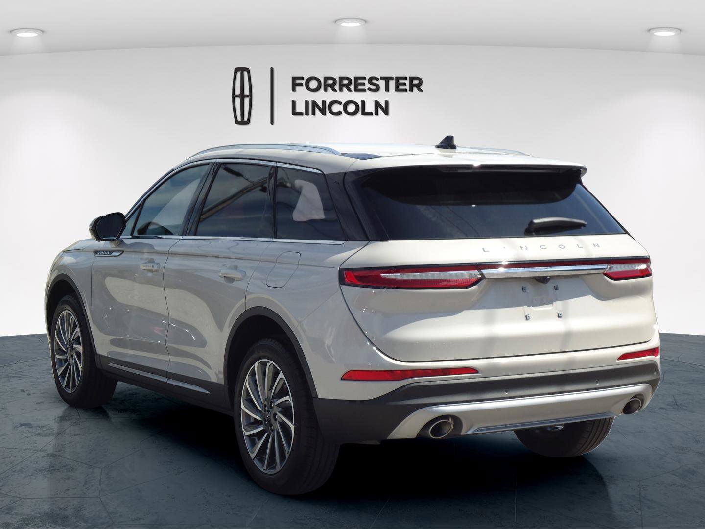 Used 2024 Lincoln Corsair Reserve w/ Equipment Group 201A AWD/4WD image 5