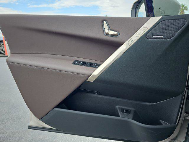 New 2026 BMW iX xDrive60 w/ Premium Package image 27