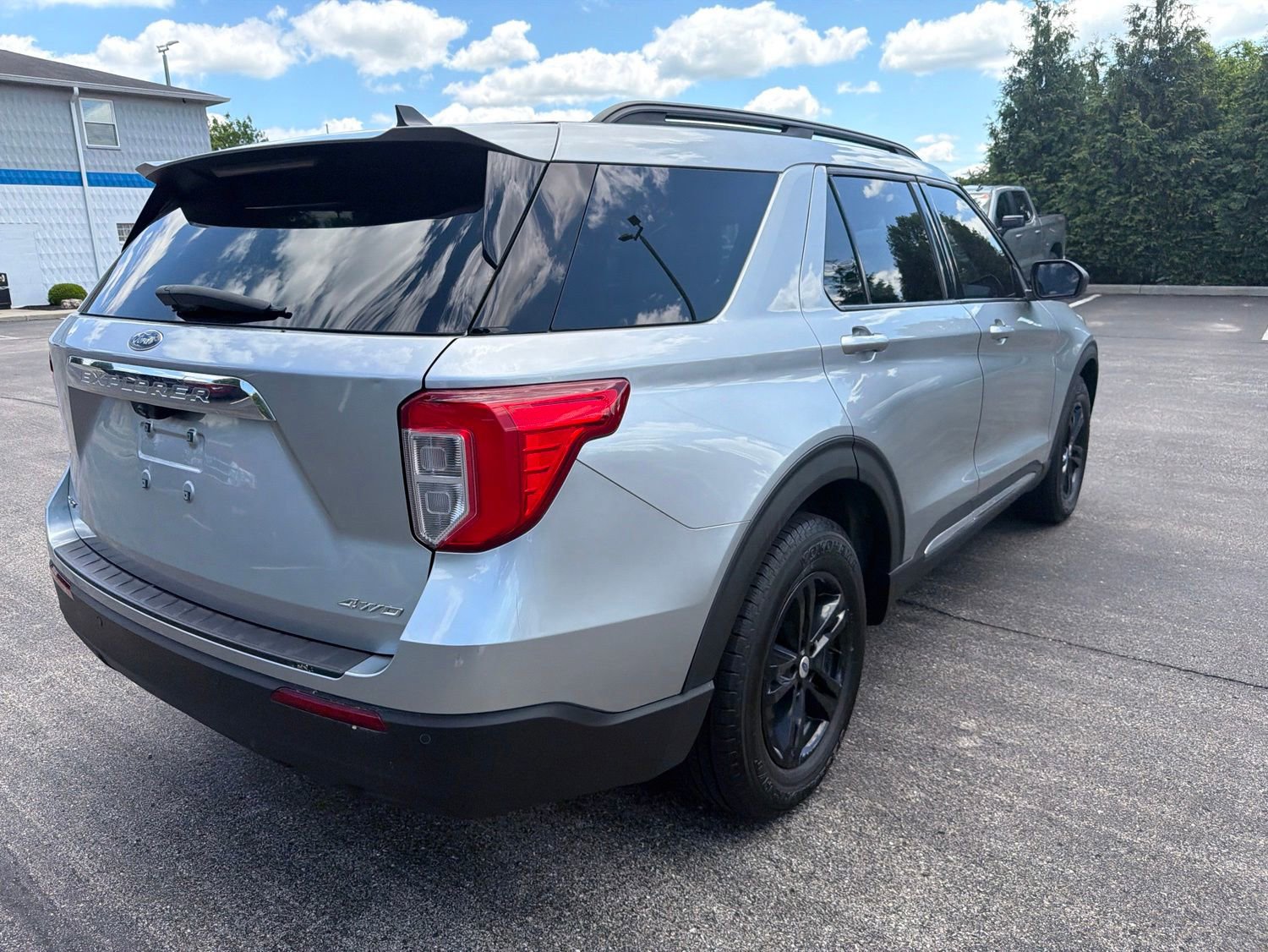 Used 2021 Ford Explorer XLT AWD/4WD image 4