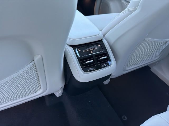New 2026 Volvo XC90 B6 Ultra w/ Protection Package Premier image 8