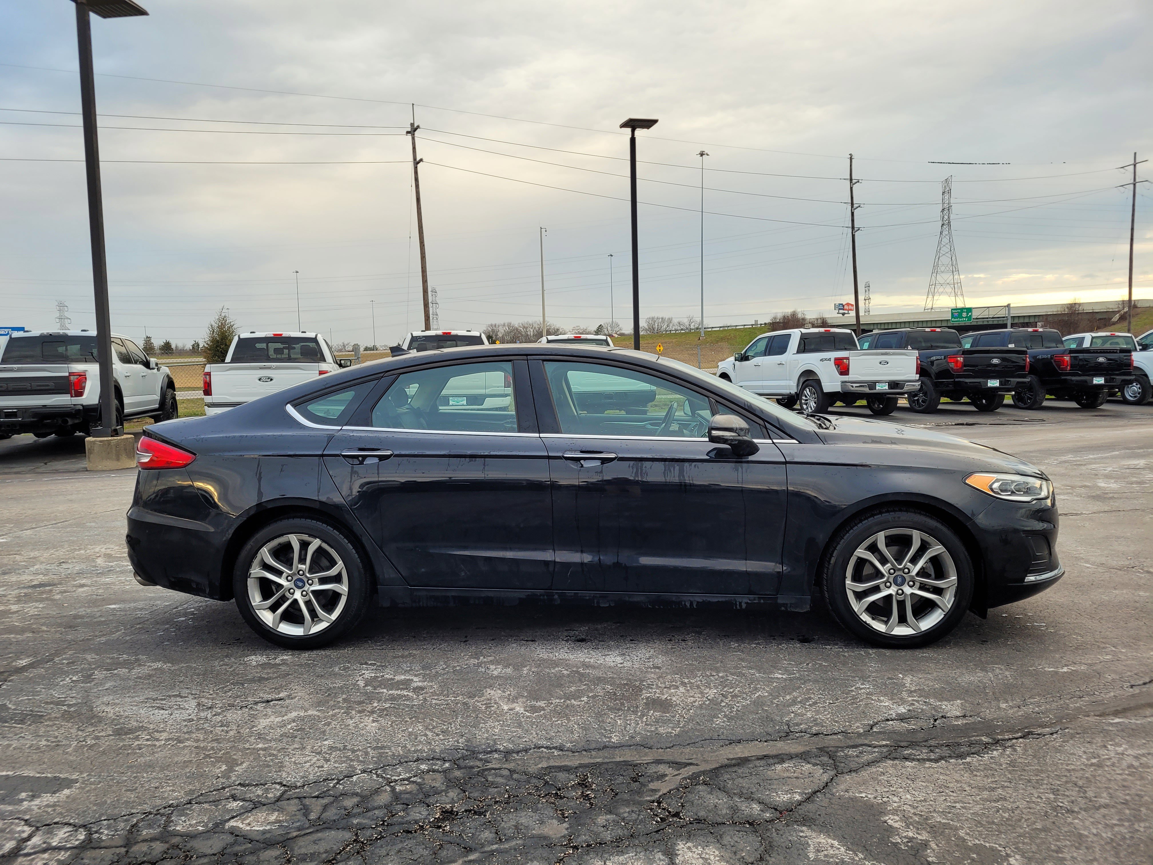 Used 2020 Ford Fusion SEL image 2