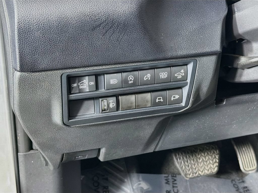 Used 2022 Toyota Tundra SR5 AWD/4WD image 10