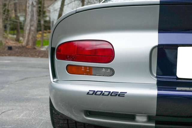Used 1998 Dodge Viper GTS RWD image 49