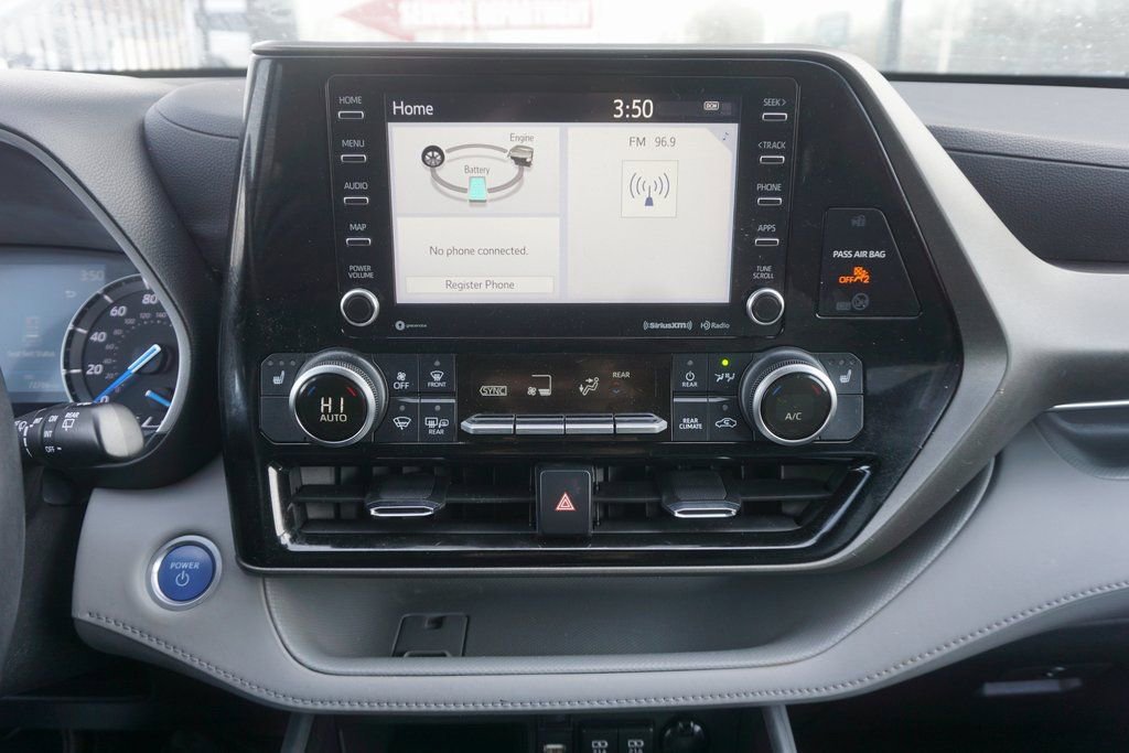 Used 2021 Toyota Highlander XLE image 11