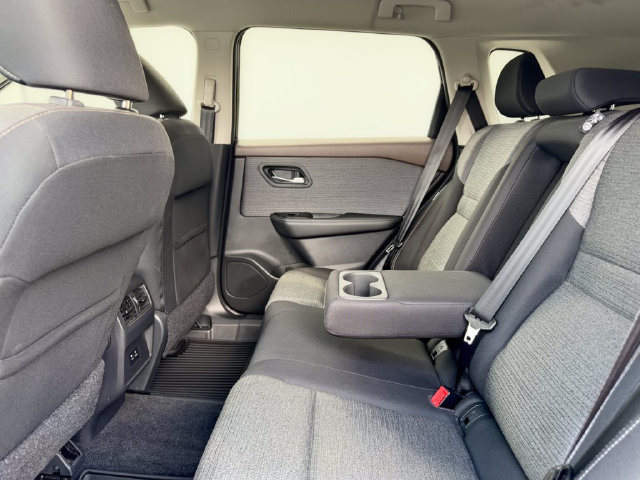 Used 2022 Nissan Rogue SV FWD image 27