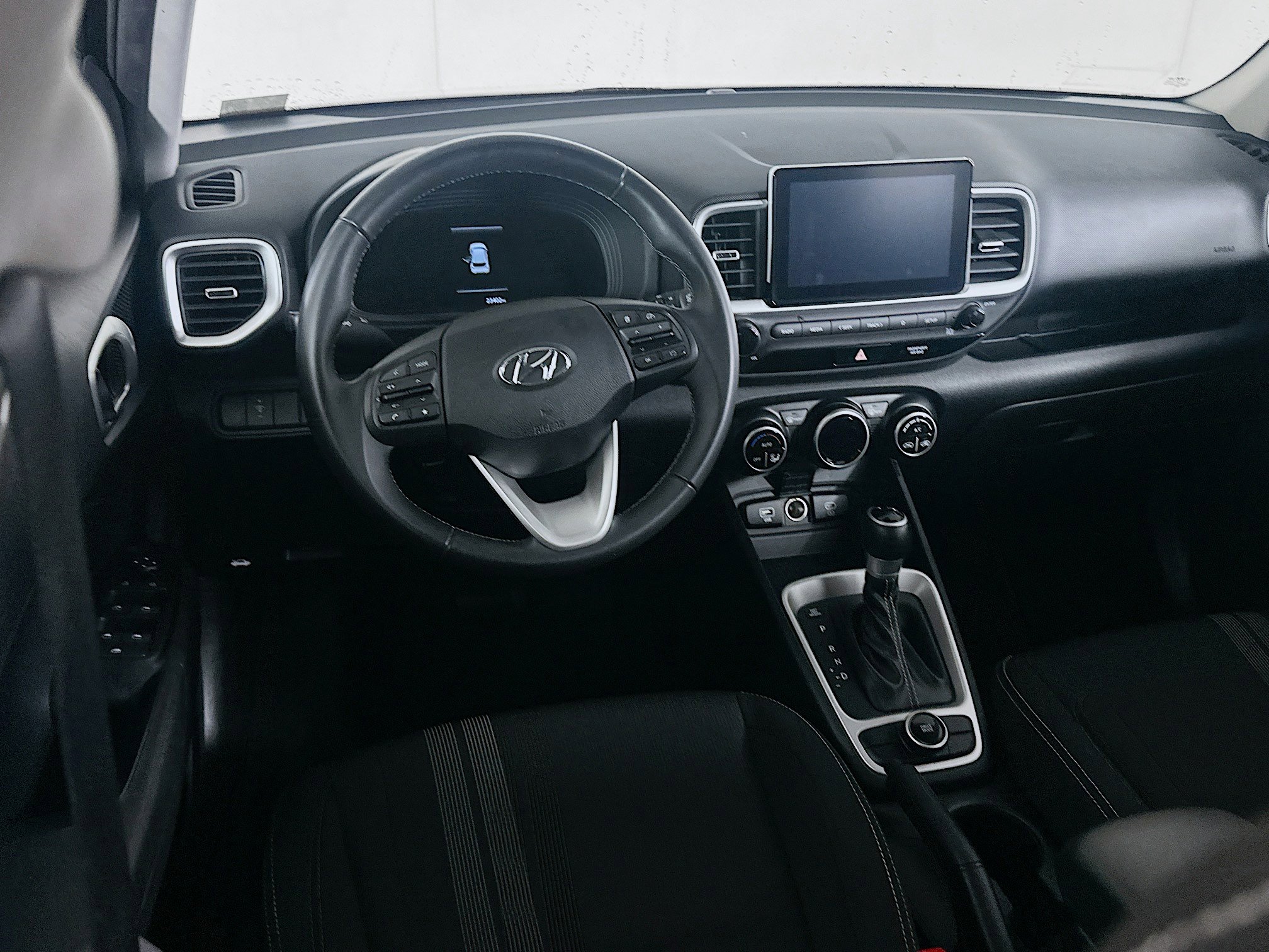 Used 2023 Hyundai Venue SEL image 17