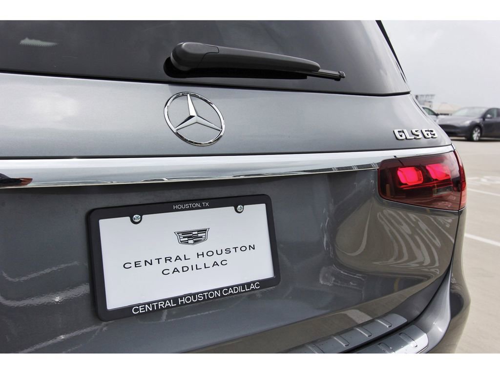 Used 2025 Mercedes-Benz GLS 63 AMG 4MATIC image 27