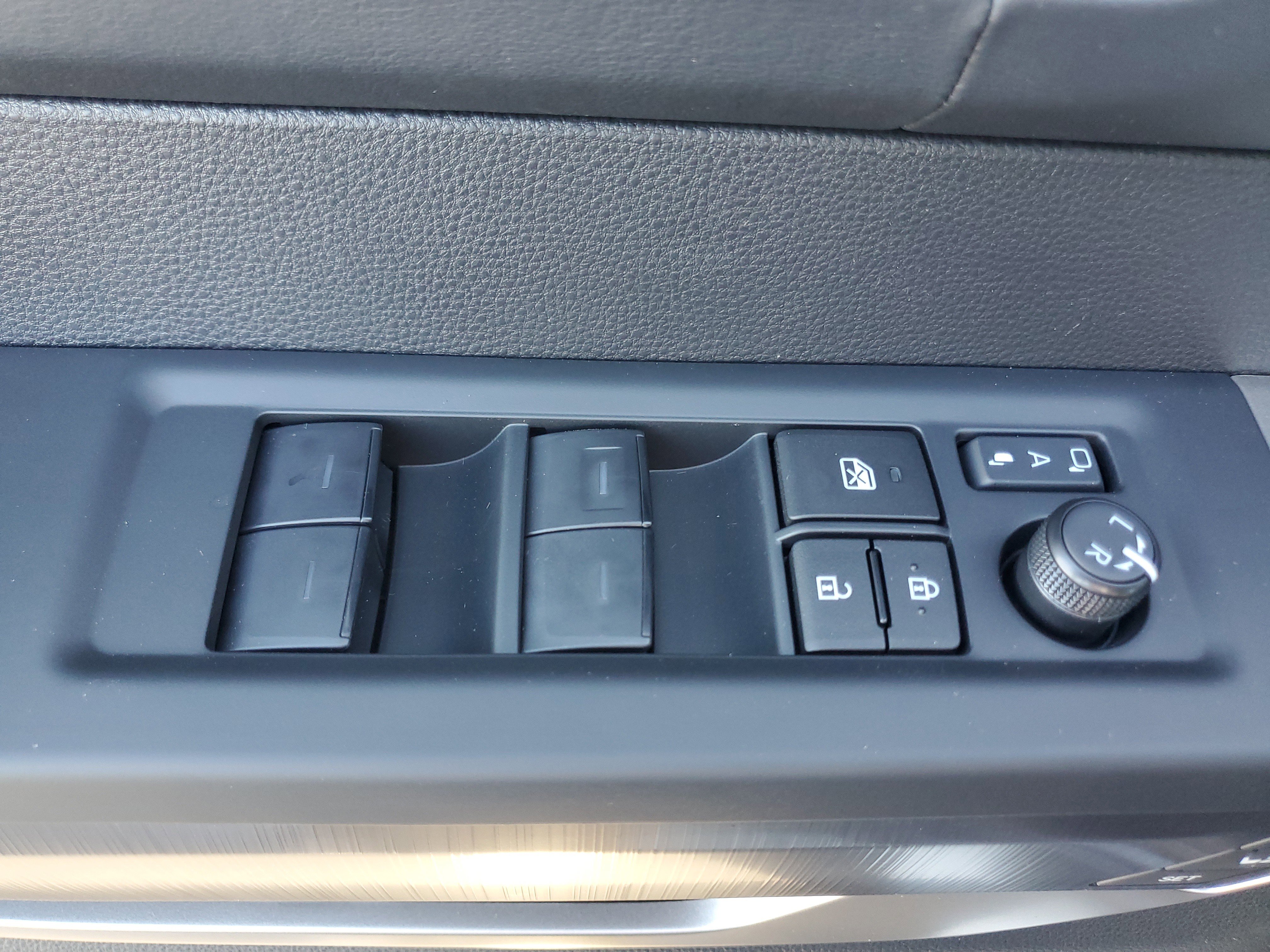 New 2026 Toyota Tundra Platinum w/ TRD Off-Road Package image 25