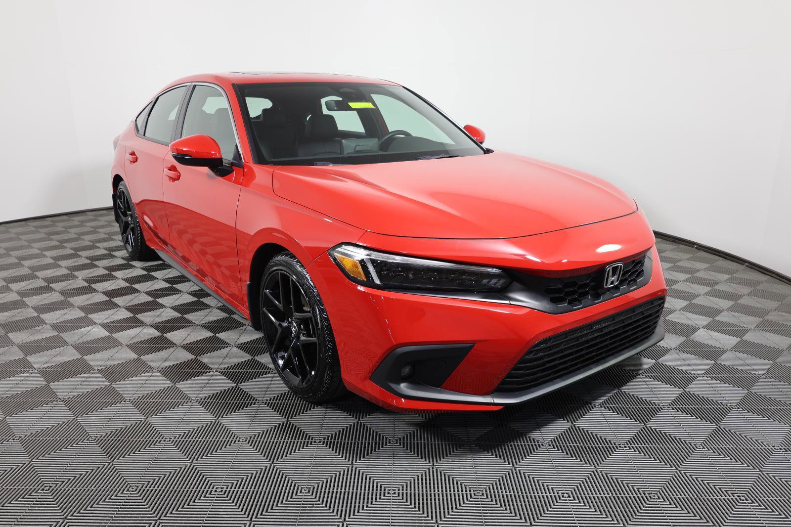 Used 2024 Honda Civic Sport Touring image 3