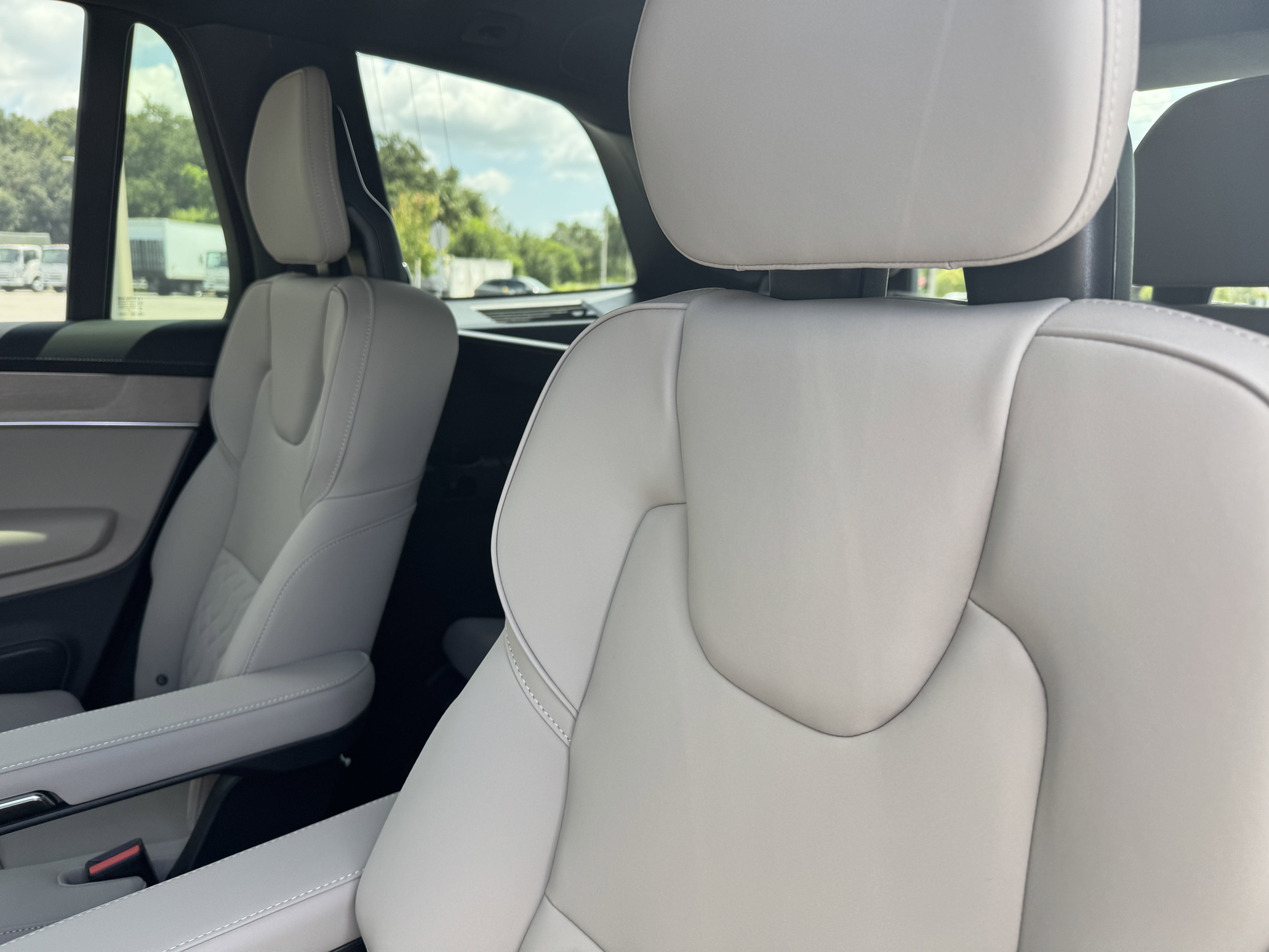 New 2026 Volvo XC90 B6 Plus image 17