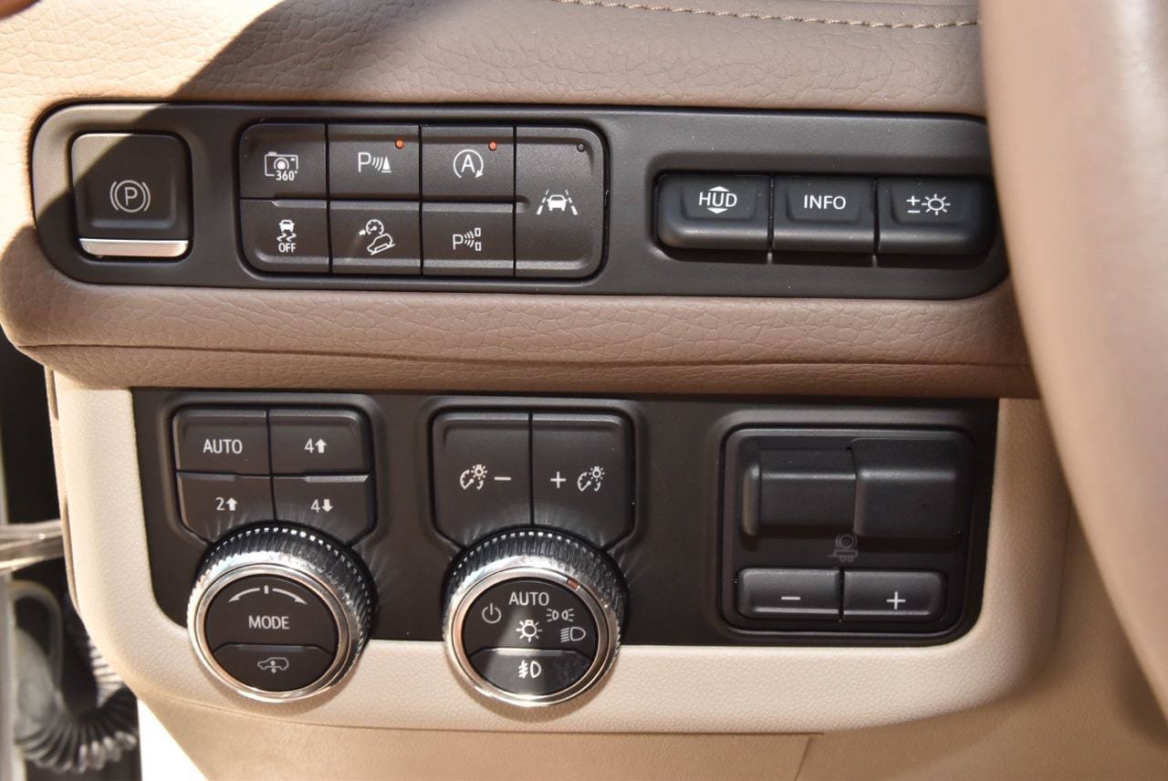 Used 2024 GMC Yukon XL Denali w/ Advanced Technology Package AWD/4WD image 34