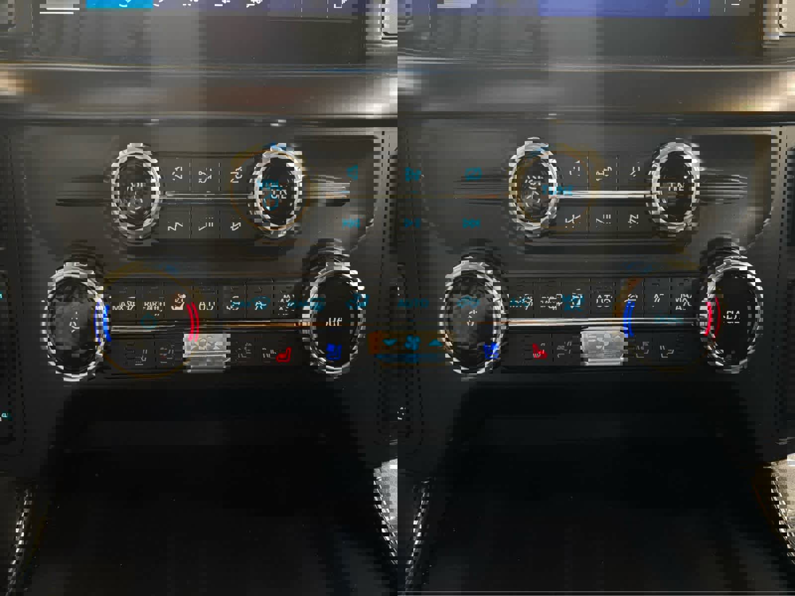 Used 2023 Ford F150 Lariat w/ Equipment Group 502A High image 17