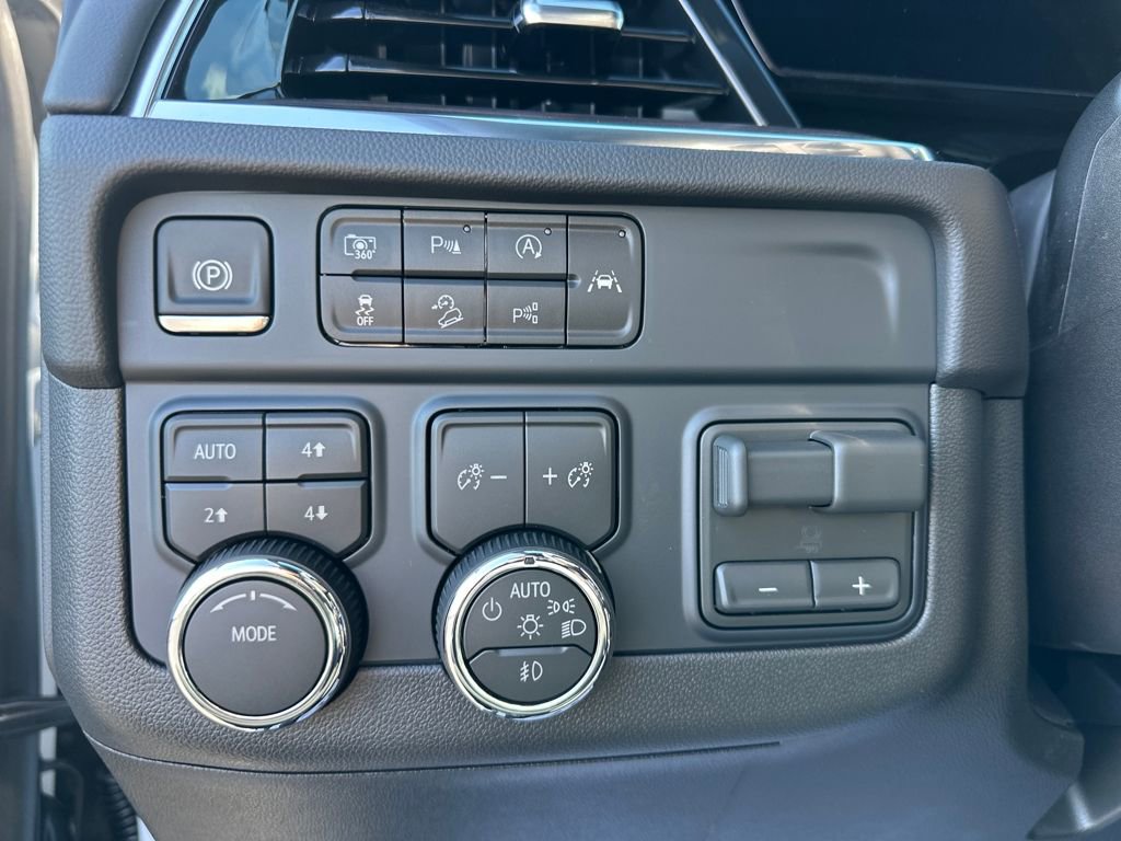 New 2026 Chevrolet Suburban LT w/ Comfort Package image 19