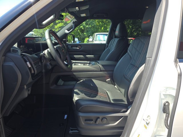 Used 2025 Nissan Armada PRO-4X AWD/4WD image 12