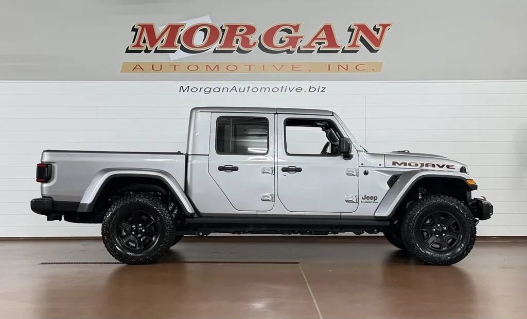 Used 2021 Jeep Gladiator Mojave AWD/4WD image 2