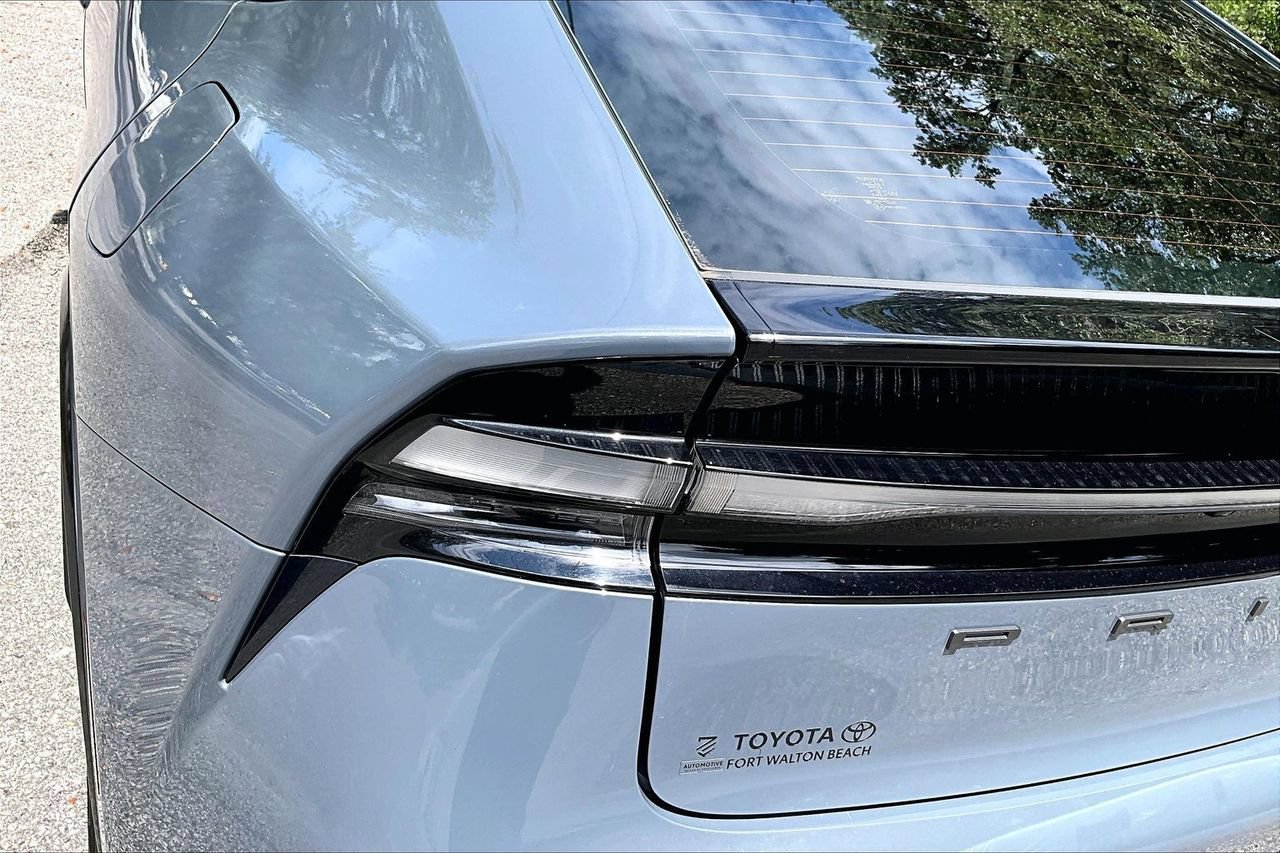 Used 2024 Toyota Prius Prime FWD image 20