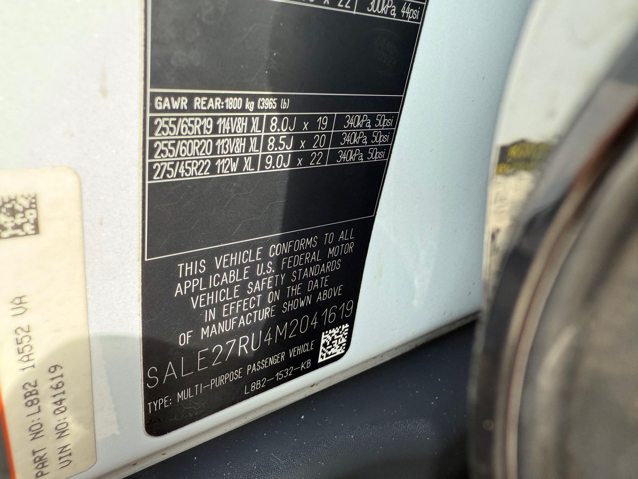 Used 2021 Land Rover Defender 110 X-Dynamic SE AWD/4WD image 28