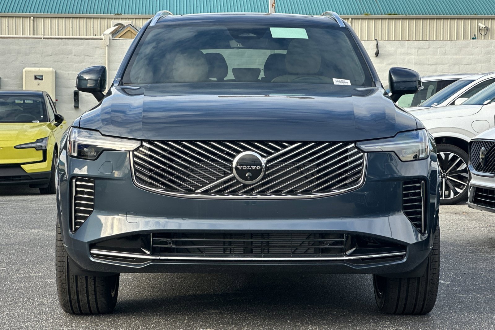 New 2026 Volvo XC90 B5 Plus w/ Protection Package image 8