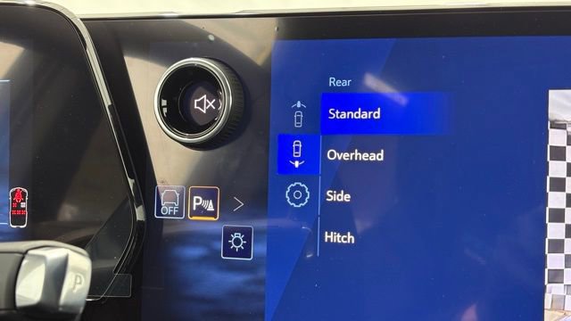 New 2026 Chevrolet Equinox EV LT AWD/4WD image 38