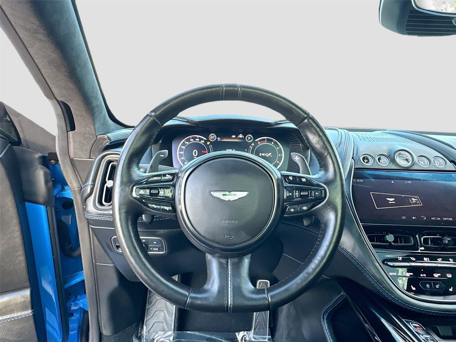 Used 2021 Aston Martin DBX image 10