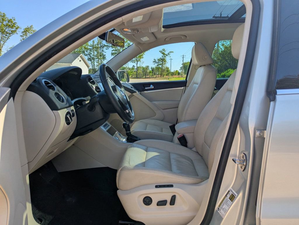 Used 2013 Volkswagen Tiguan SEL image 20