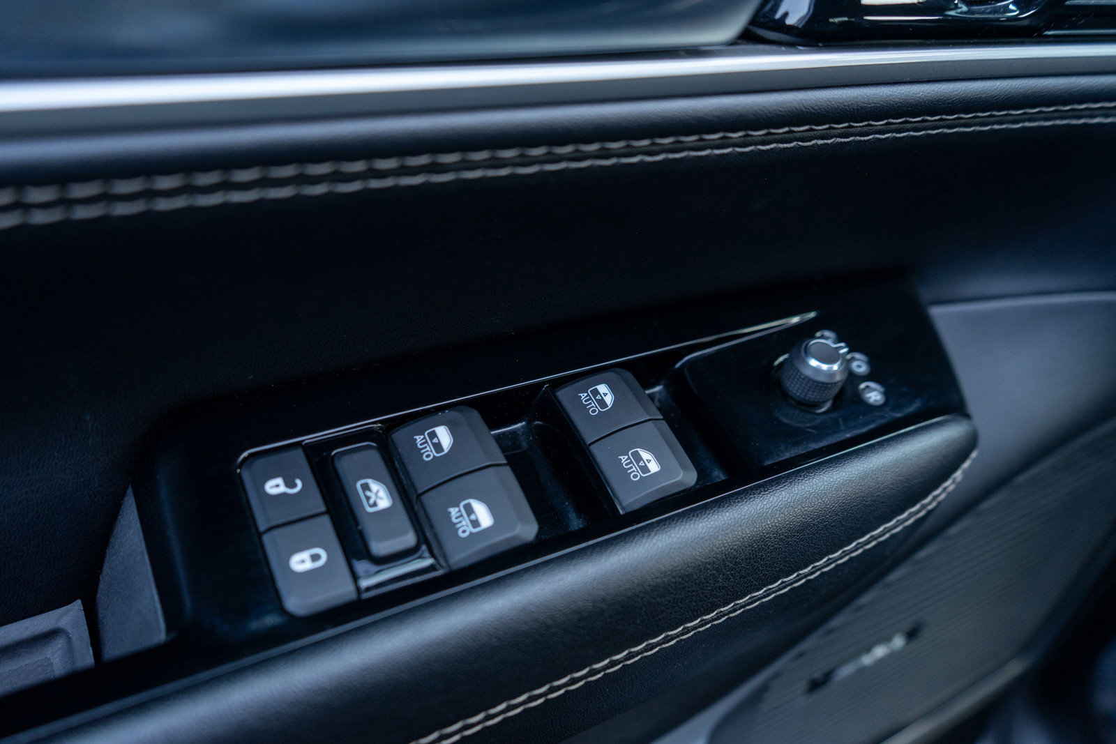 Used 2023 Jeep Wagoneer L Series II image 15