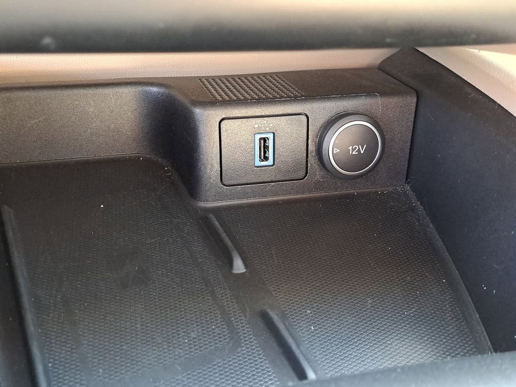 Used 2020 Ford Escape Titanium image 26