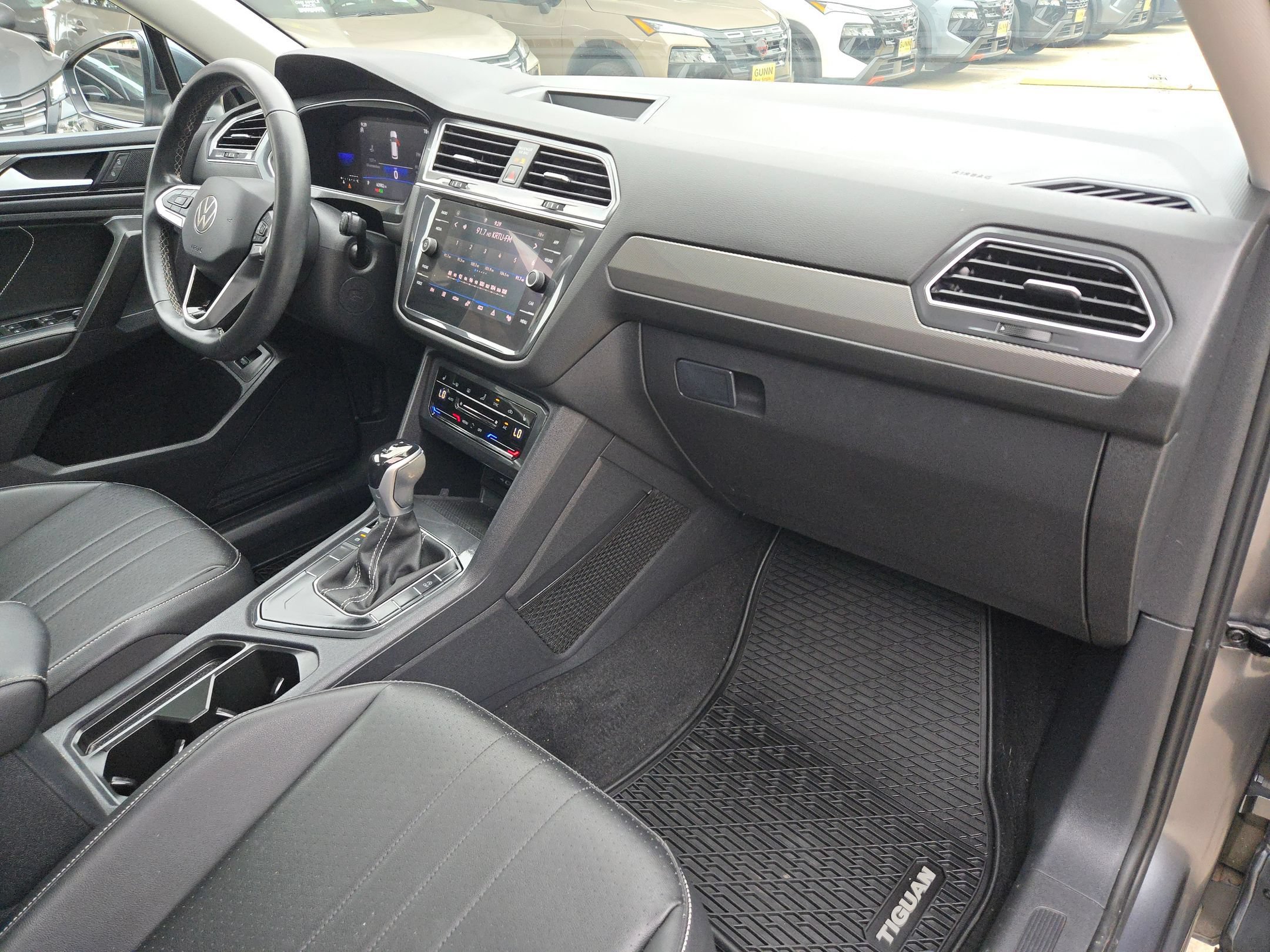 Used 2022 Volkswagen Tiguan SE FWD image 30