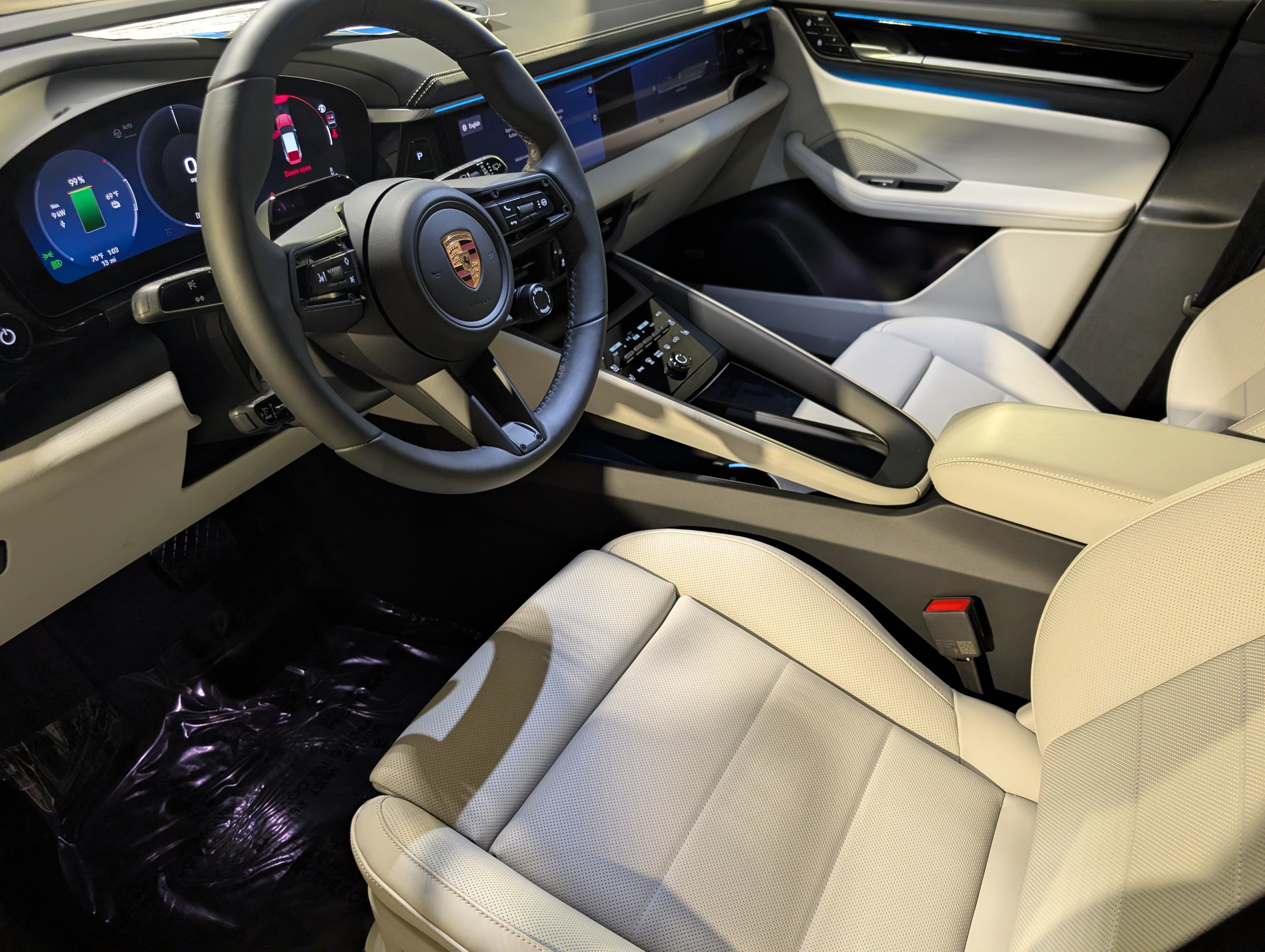 New 2026 Porsche Macan 4 Electric AWD/4WD image 5